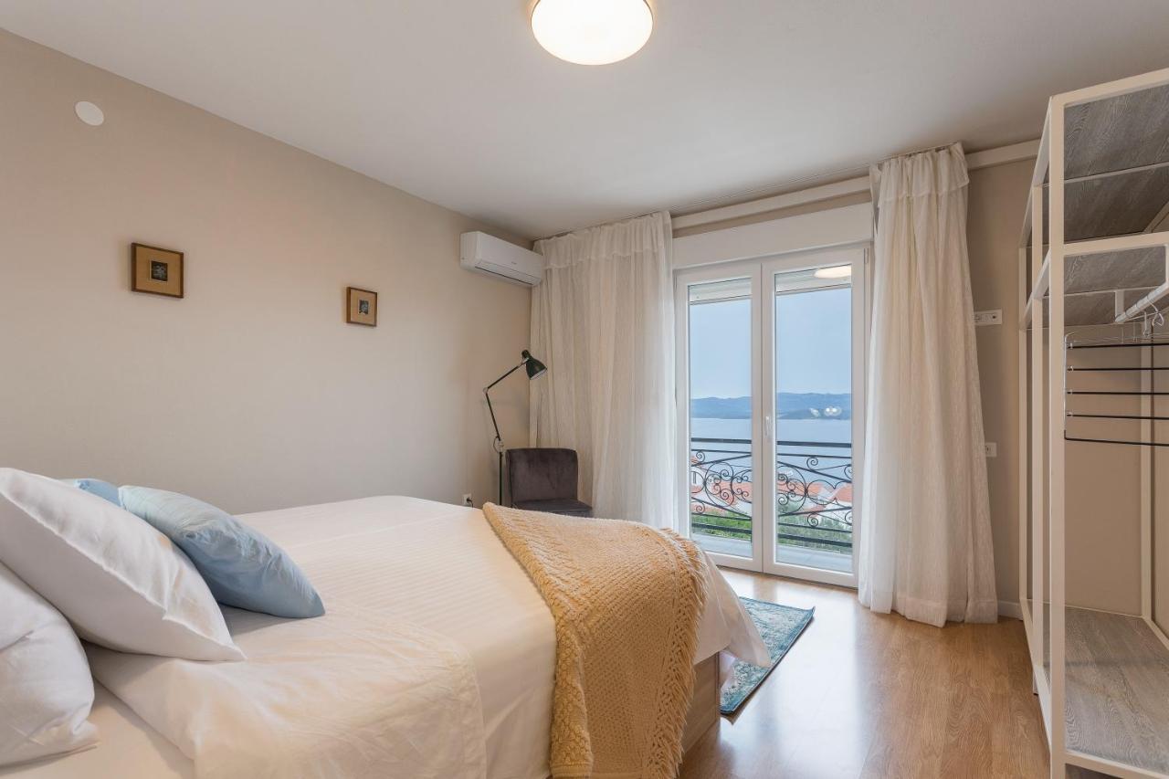 The Island Place Bol Exterior foto